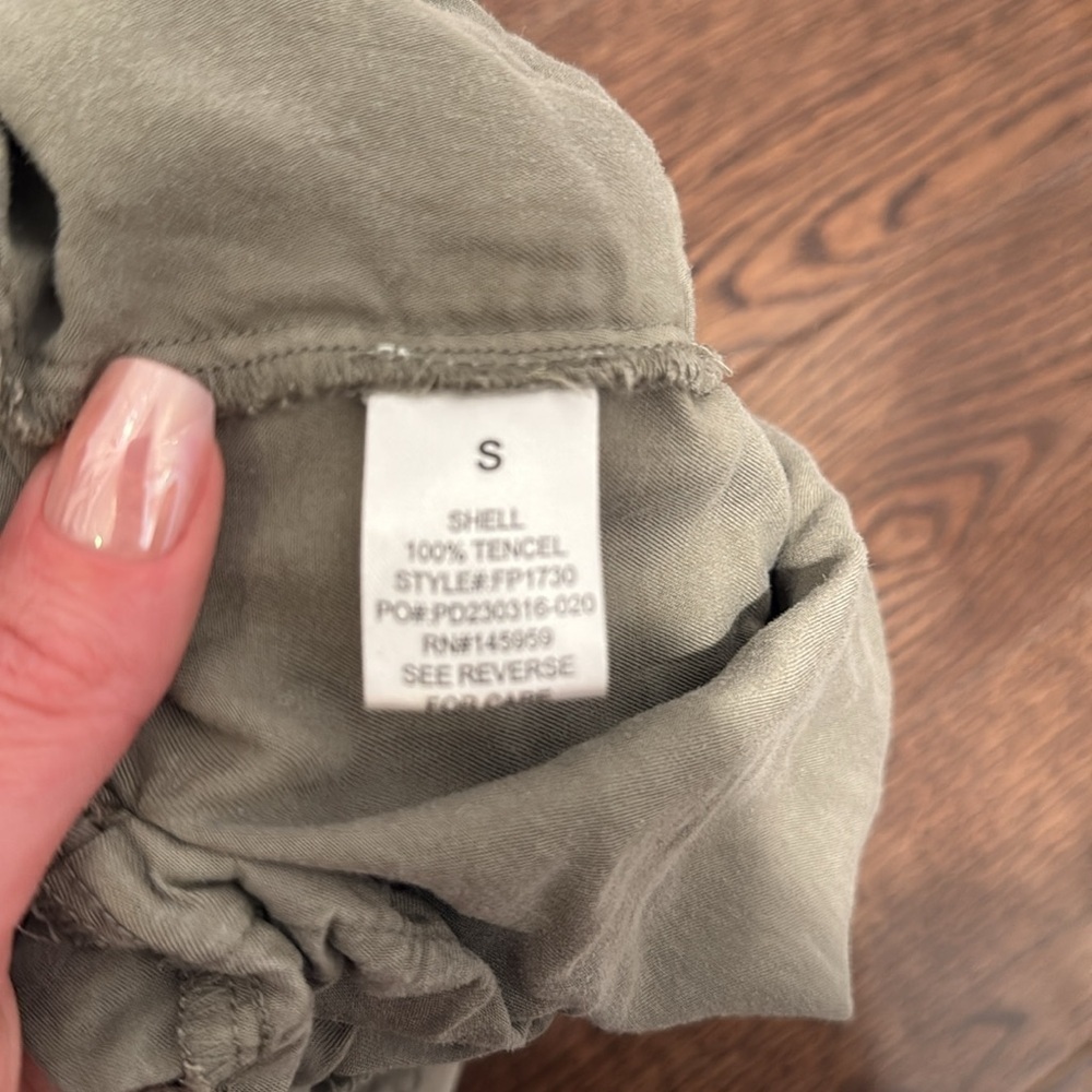 Cargo pants - Picture 7 of 8